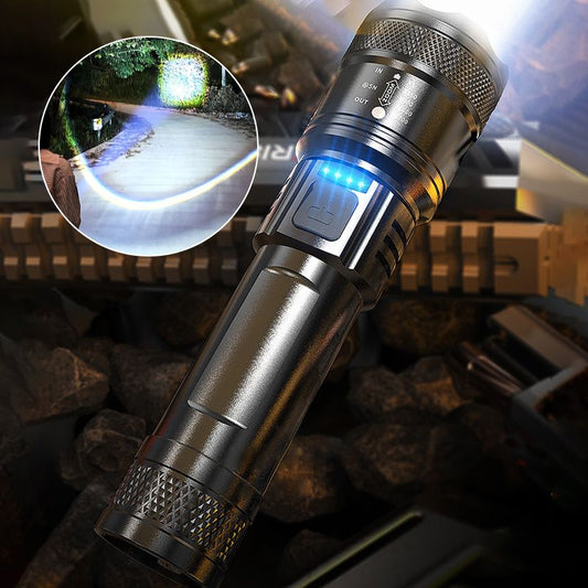 Erittäin tehokas ja kevyt zoomattava taskulamppu☄️